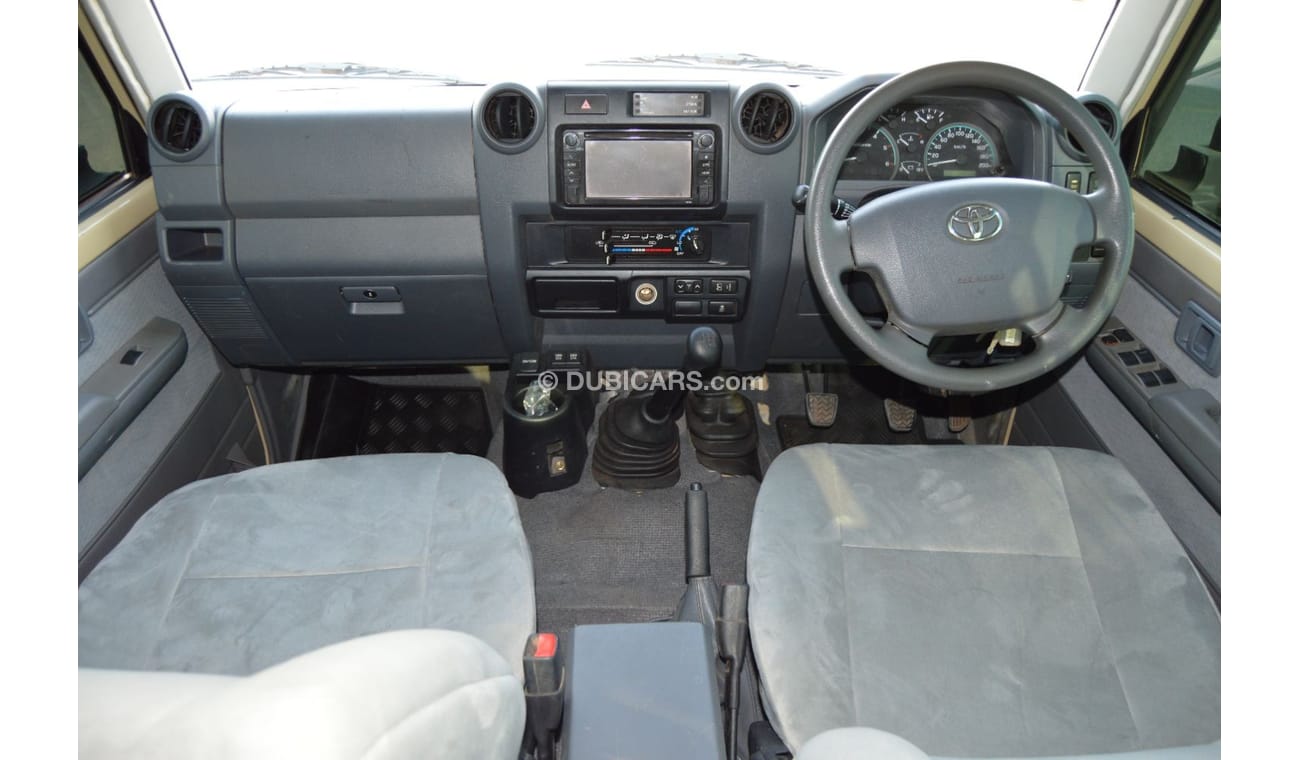 Toyota Land Cruiser Pick Up Double Cabin Perfect inside and out