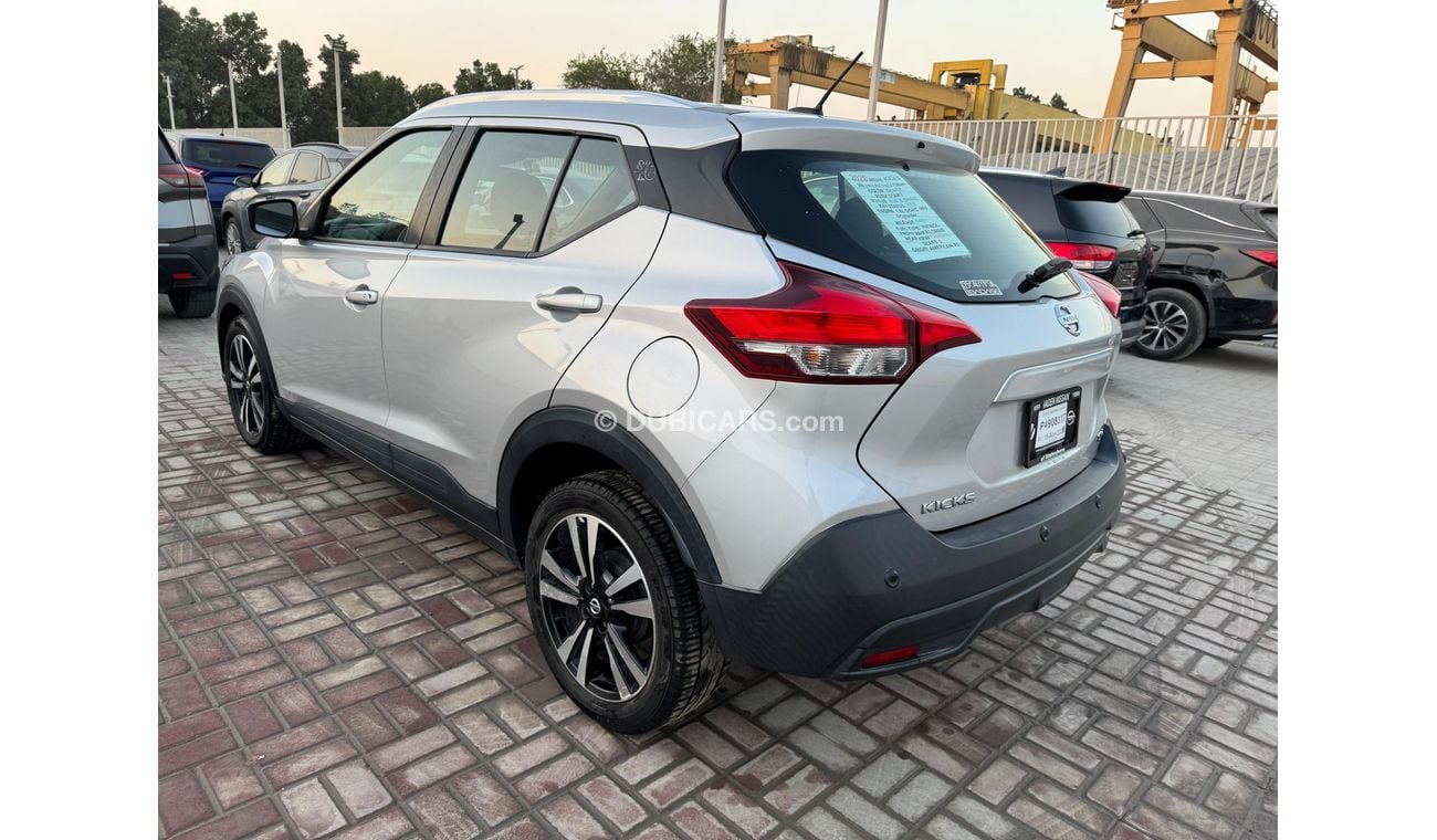 Nissan Kicks SV