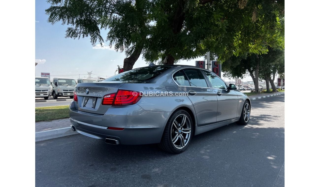 BMW 550i Std 4.4L (402 HP)