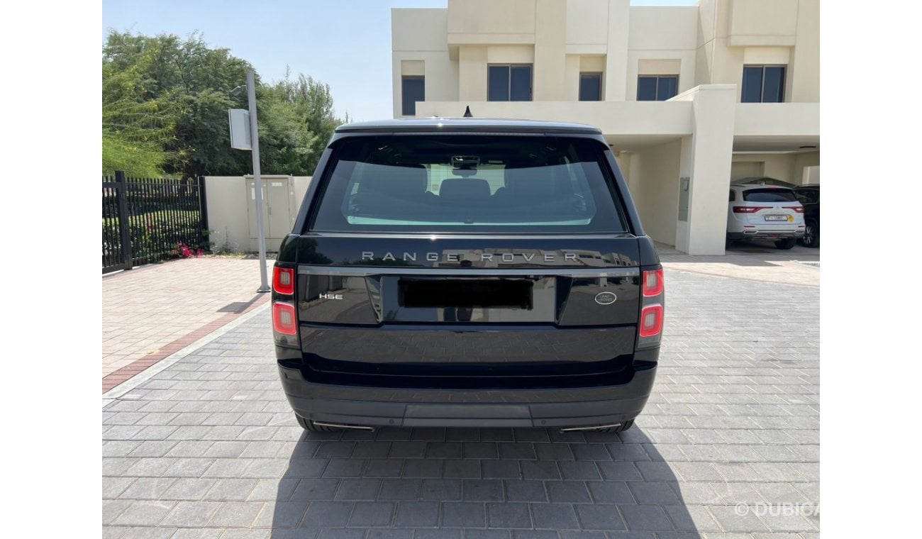 Land Rover Range Rover Vogue SE Supercharged super clean 2018 Vogue GCC