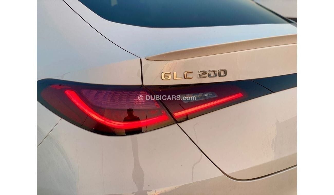 مرسيدس بنز GLC 200 AMG PACKAGE COUPE 2.0 TURBO 2024 MODEL White COLOR