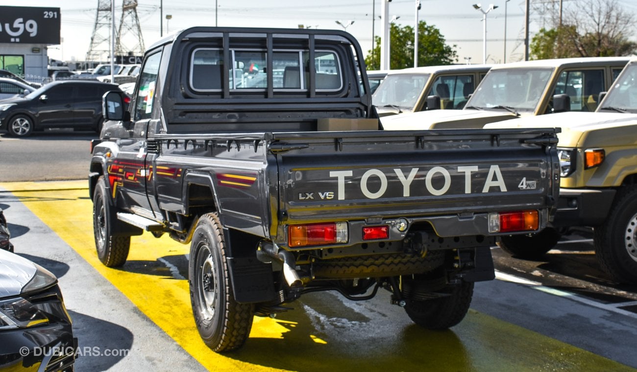 تويوتا لاند كروزر بيك آب LX 4.0L V6 Petrol Single Cabin Auto transmission