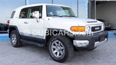 Toyota Fj Cruiser Vx R For Sale Aed 79 000 White 2014