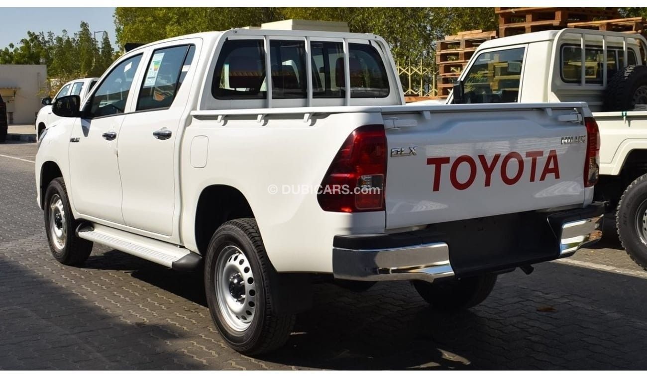 تويوتا هيلوكس TOYOTA HILUX DLX 2.4 PETROL AUTOMATIC 2024 GCC OMAN