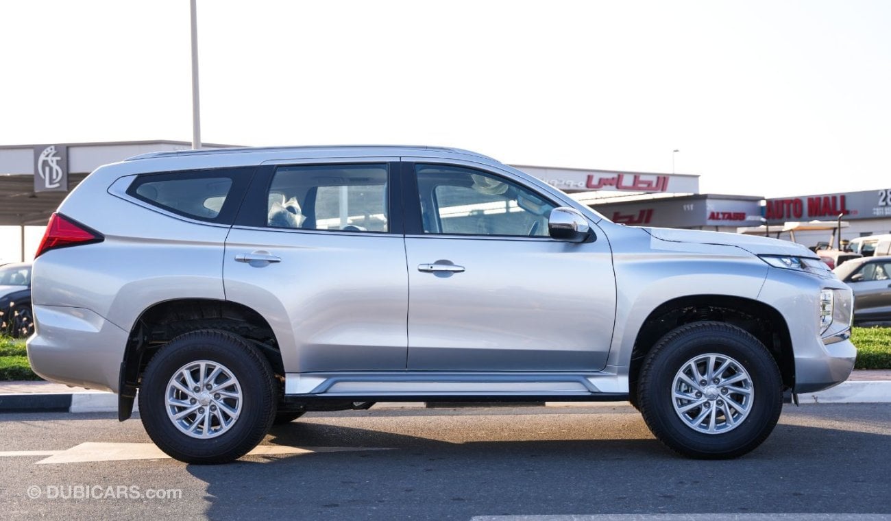 ميتسوبيشي باجيرو Mitsubishi Pajero Sport 2.5L Diesel 4WD A/T 7seater Mid Option MY-2023