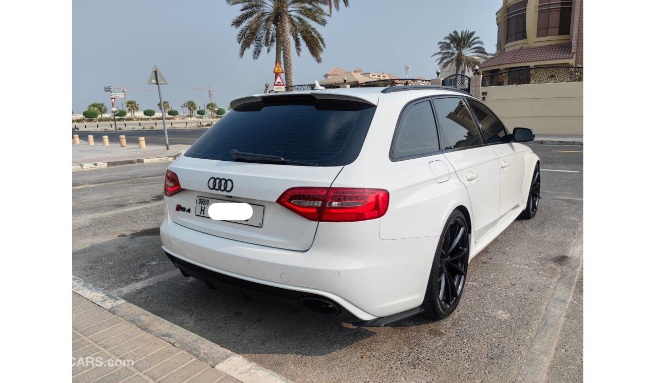 أودي RS4 AVANT