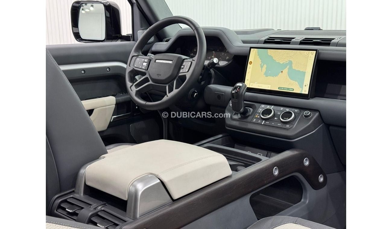 لاند روفر ديفندر P400 130 X-Dynamic SE (7 Seater) 2024 Land Rover Defender 130 P400 SE X-Dynamic, Warranty, Full Opti