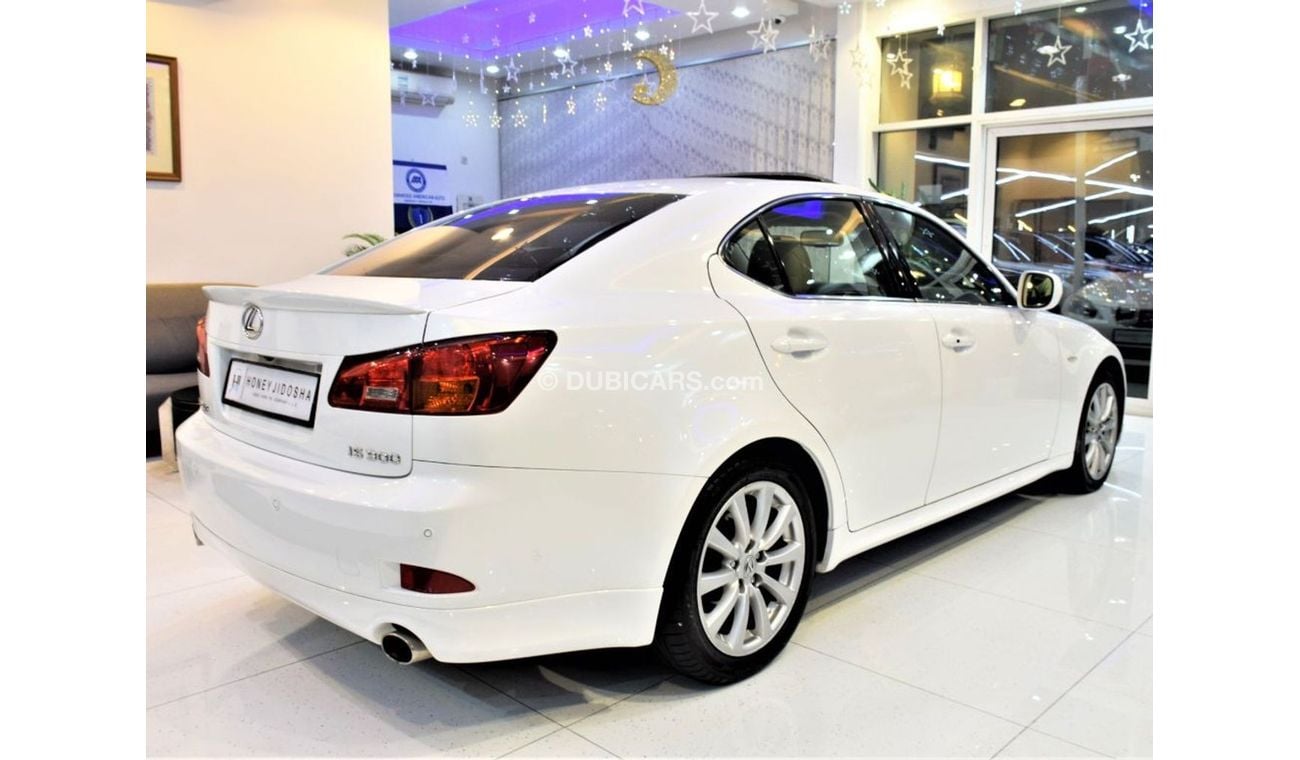 لكزس IS 300 ( ONLY 87000 KM & With SERVICE HISTORY ) Amazing Lexus IS 300 2008 Model!! in White Color! GCC Specs