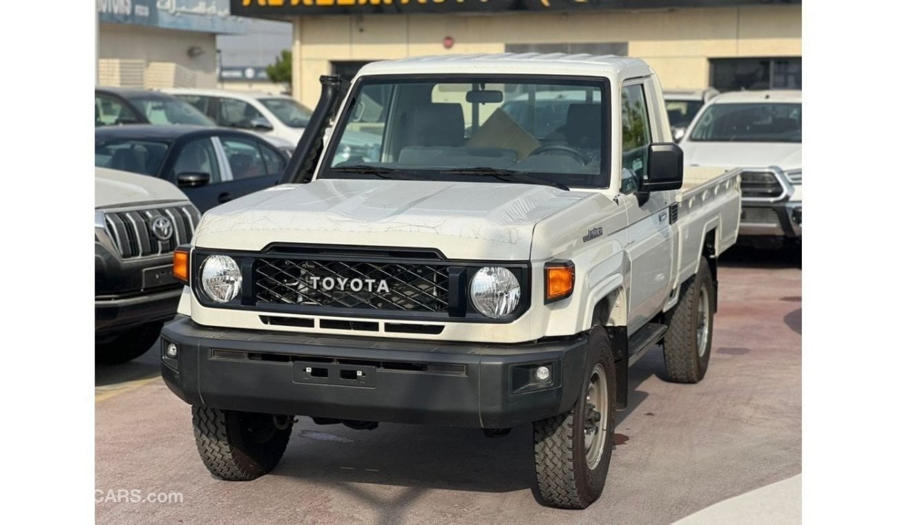 تويوتا لاند كروزر بيك آب Toyota Land Cruiser Pick-up SC 4.2L Diesel MT MY2024