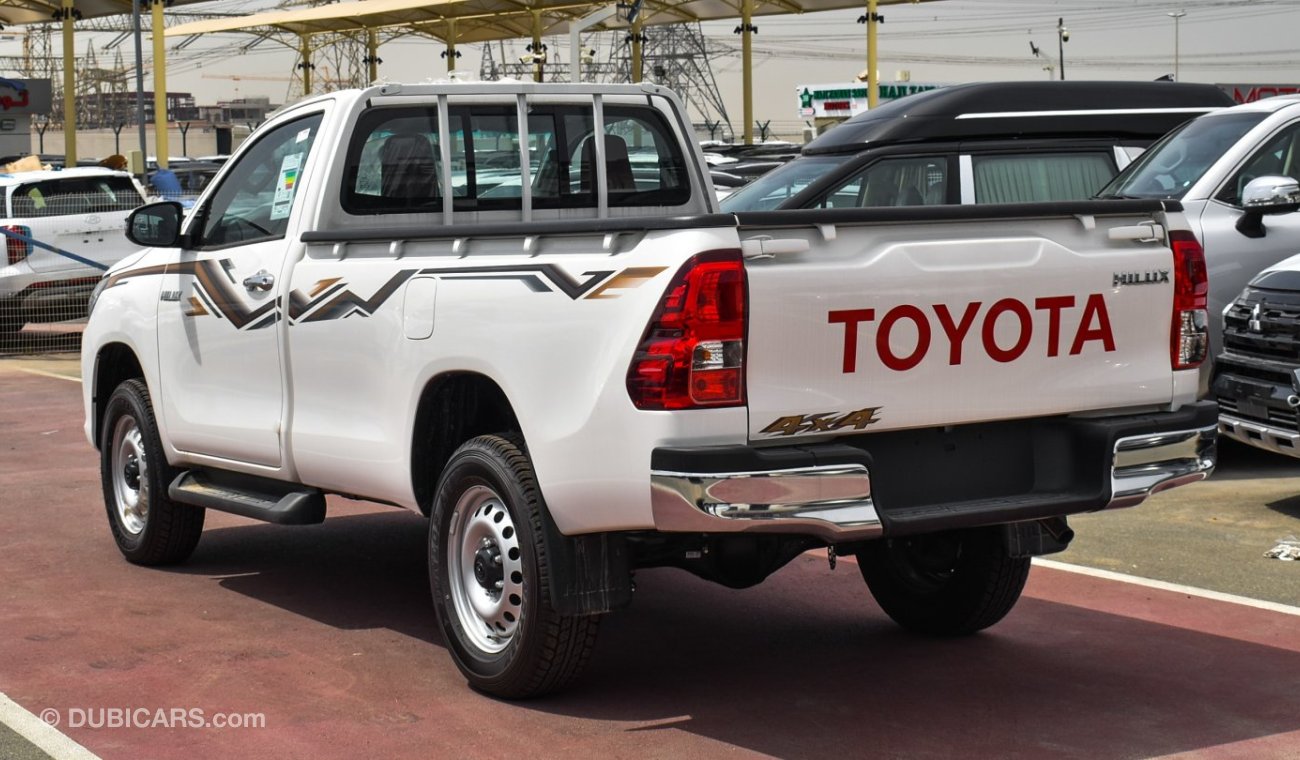 تويوتا هيلوكس 2.7L Petrol M/T 4WD