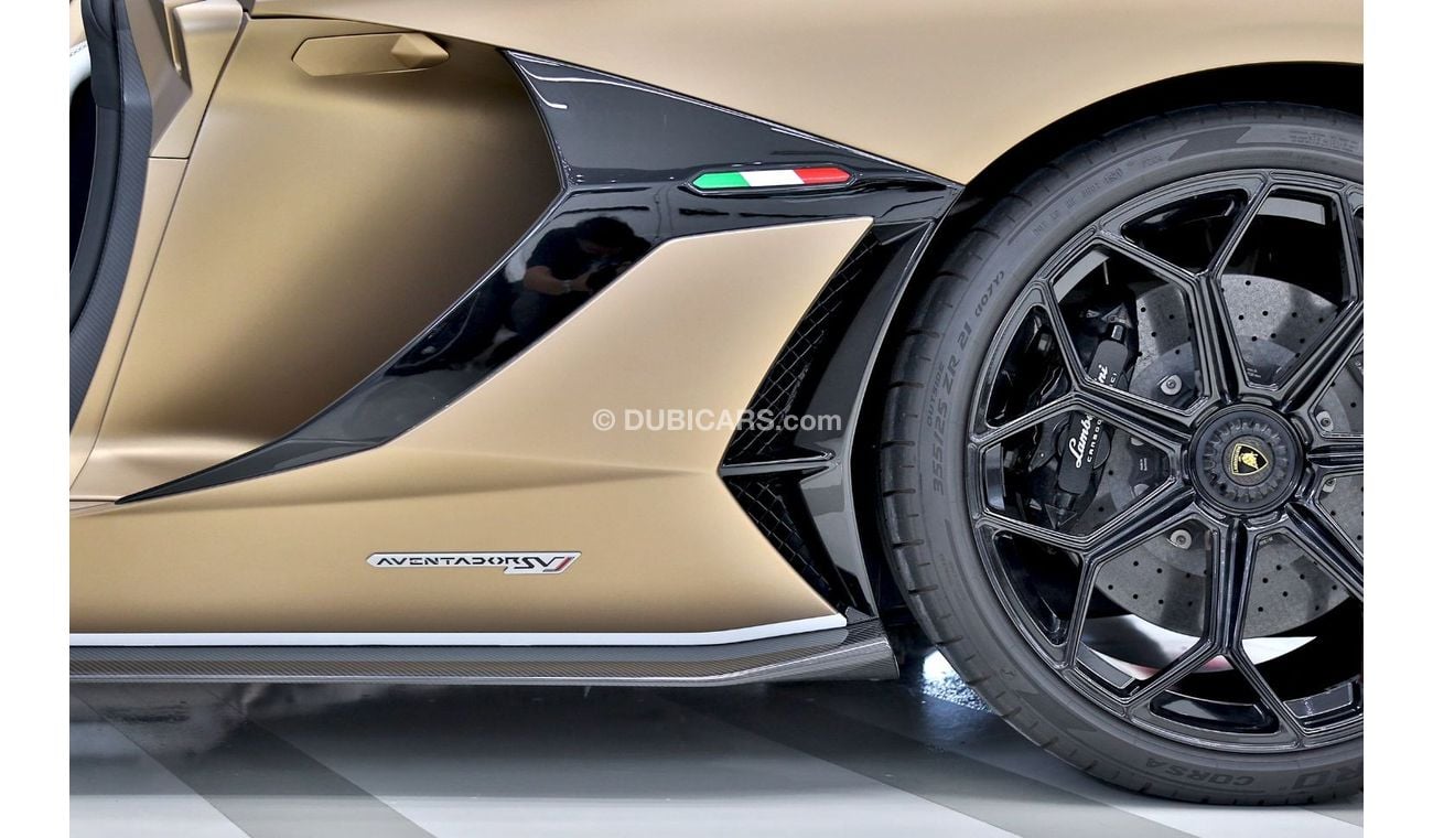 لامبورغيني أفينتادور LP770-4 SVJ Roadster  1 of 800 2019