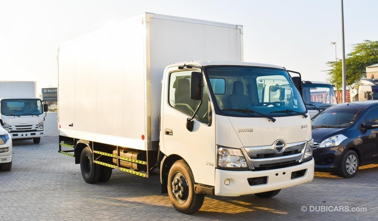 هينو 300 Hino 300, 714 4.2 Ton , DRY CARGO BOX EURO 3