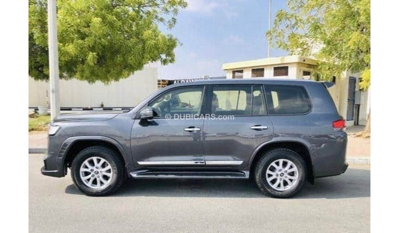 Toyota Land Cruiser GXR 2016 Modified Upgrade To 2024 V6 Full Option Very Clean and Perfect Condition