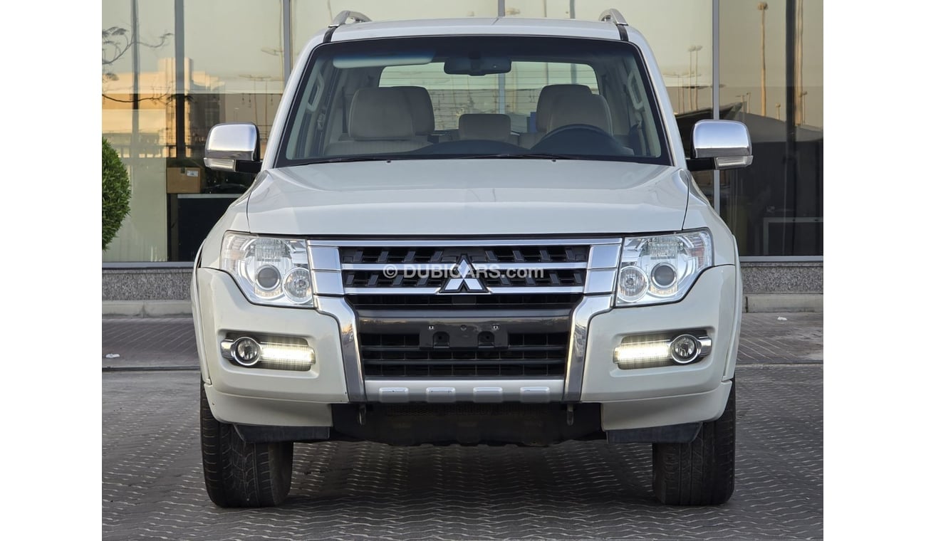 ميتسوبيشي باجيرو GLS Base 3.5L (5 Seater) GLS 3.5L GCC ORGINAL PAINT // ACCIDENT FREE // PERFECT CONDITION