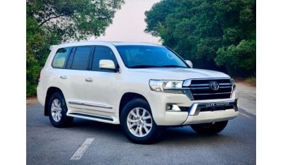 Toyota Land Cruiser 2016 GXR V8 Diesel Engine Full Option Very Clean Condition snd perfect condition