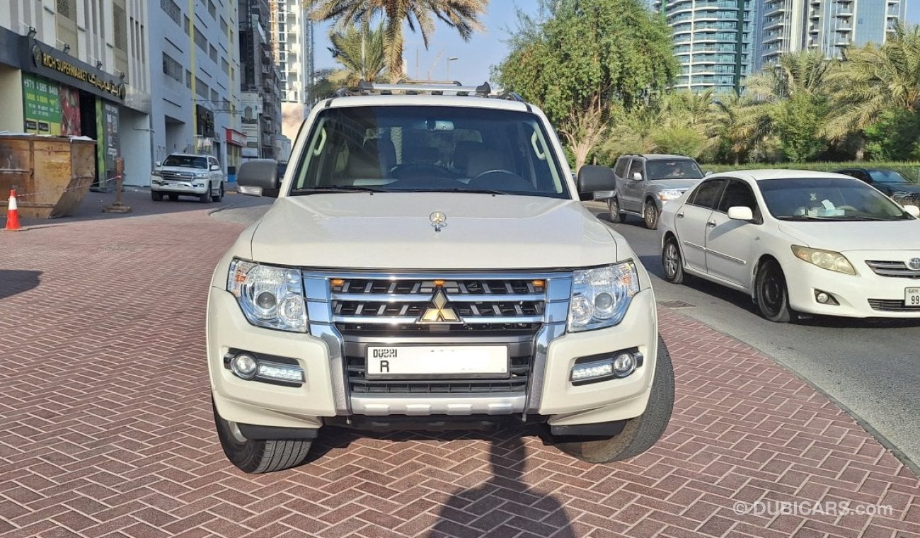 ميتسوبيشي باجيرو GLS Midline Sunroof 3.0L V6