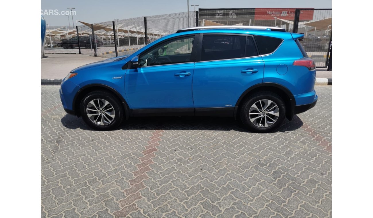 Toyota RAV4 XLE Hybrid