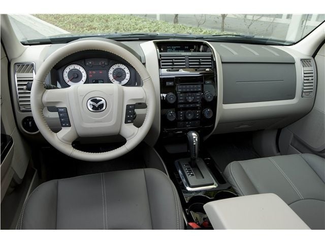 Mazda Tribute interior - Cockpit