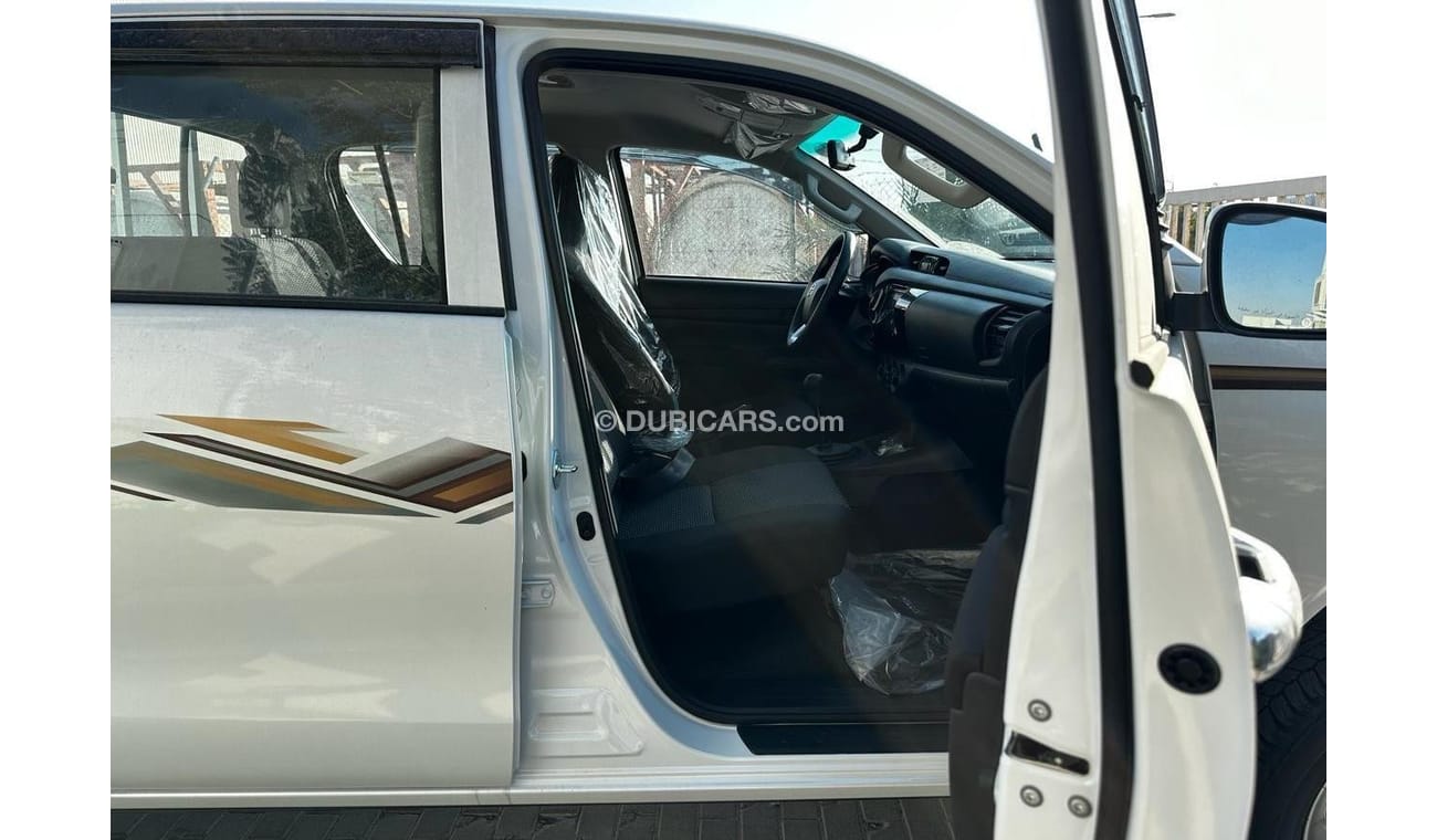 تويوتا هيلوكس 2024 Toyota Hilux Power Window 6-Seater 2.4L 4-Cyl Diesel M/T 4x4 Only For Export