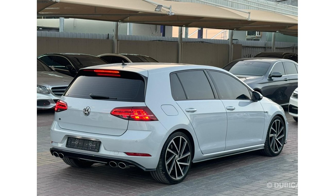 Volkswagen Golf R