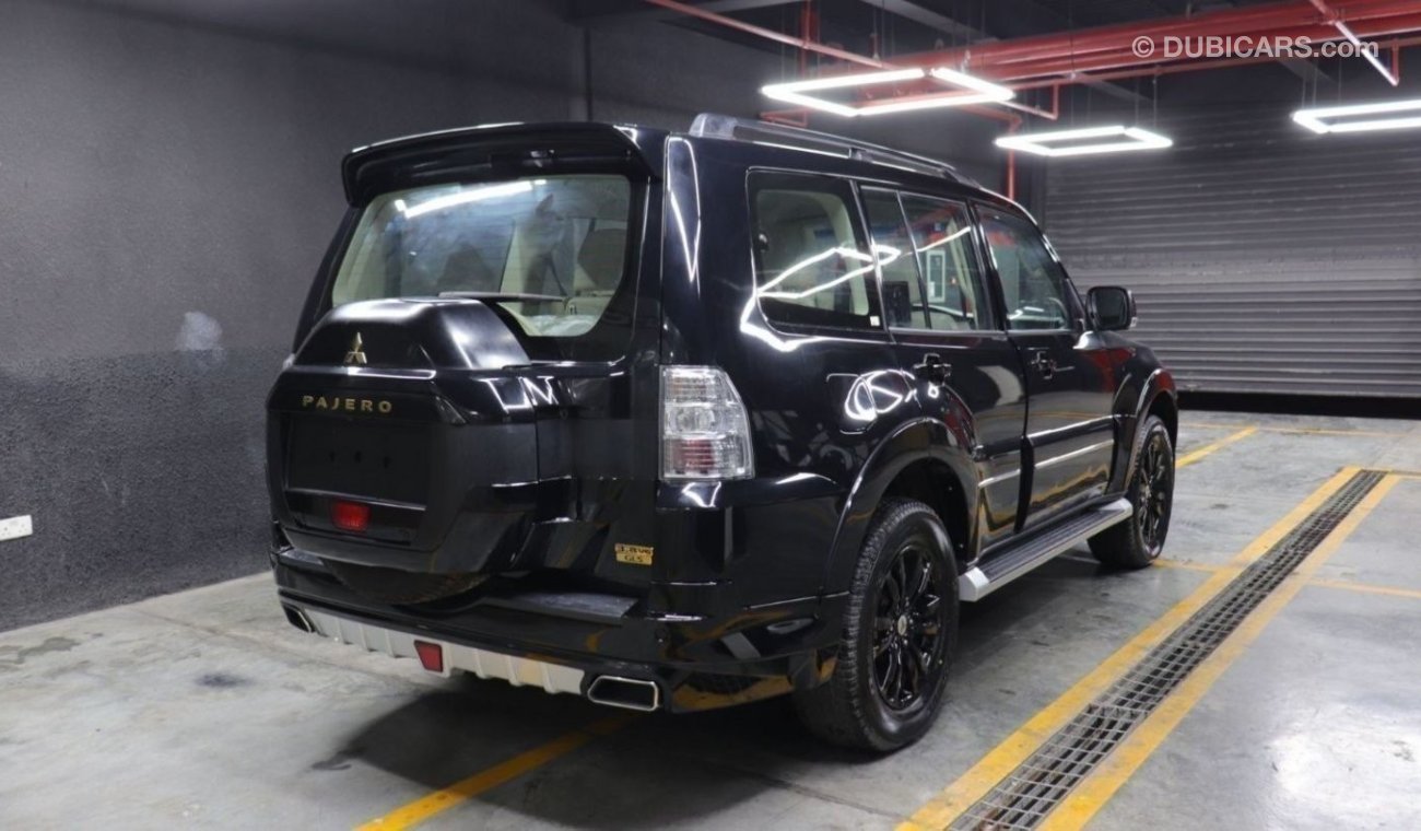 ميتسوبيشي باجيرو 2020 MITSUBISHI PAJERO EXCLUSIVE BODY KIT V2 VROOM & BLACK EDITION - BODY KIT ONLY - FOR SALE IN UAE