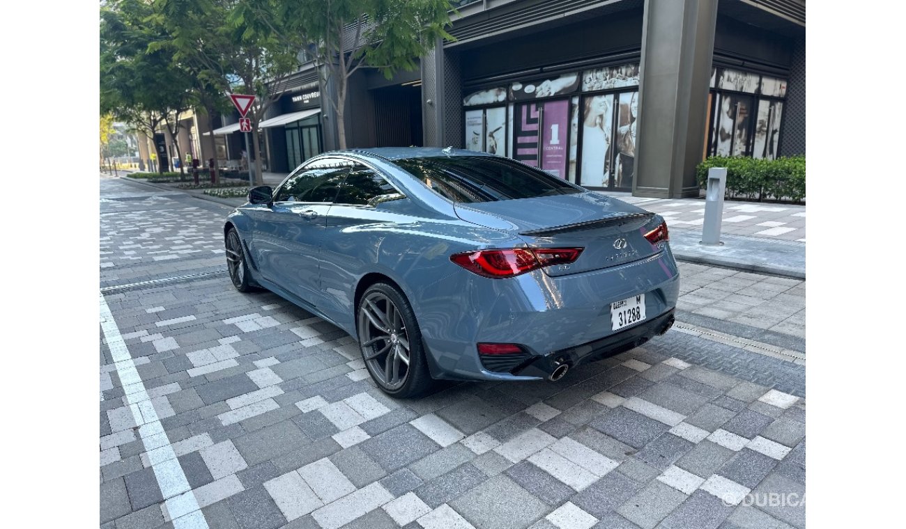 Infiniti Q60 RED SPORT 400