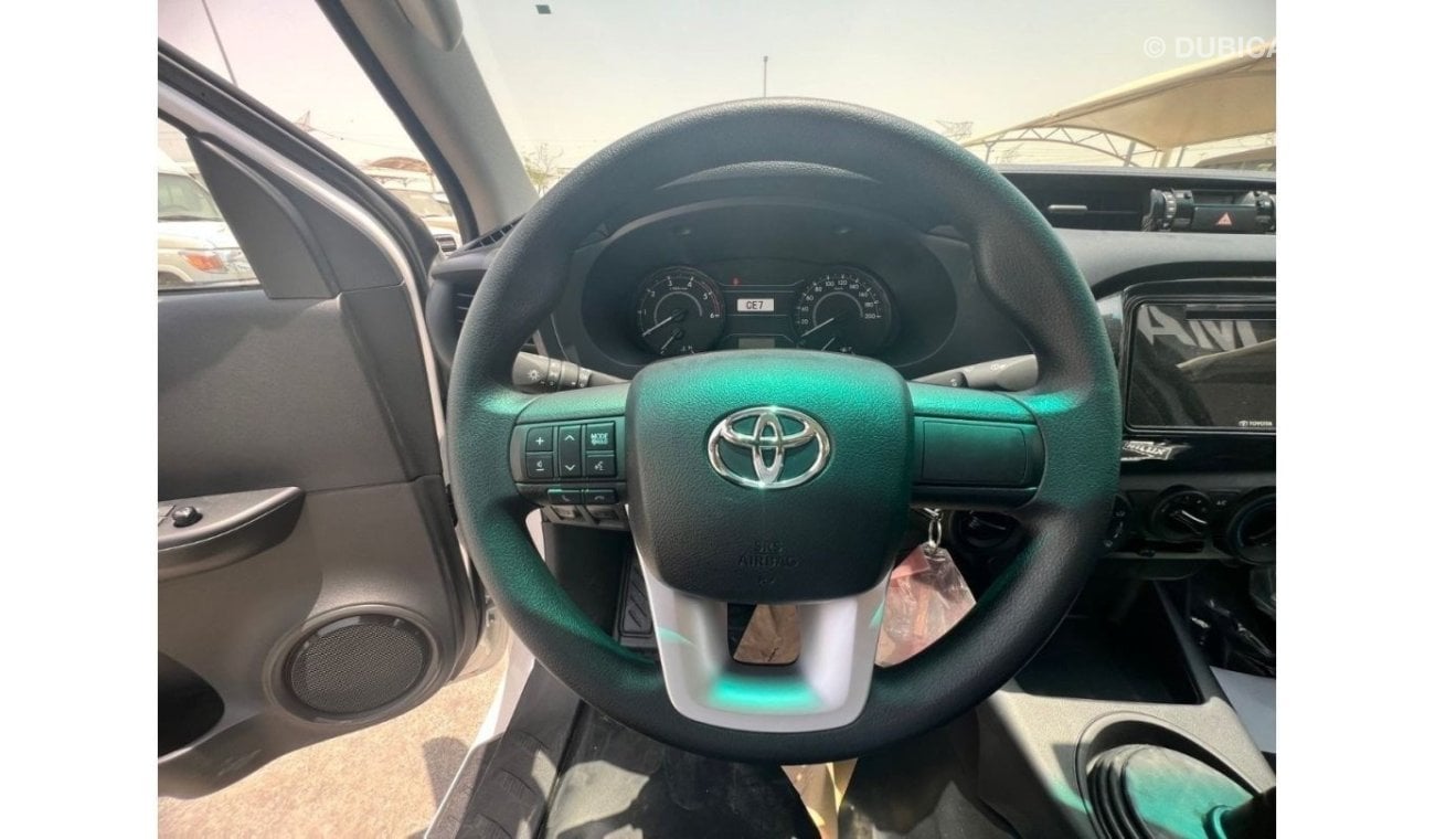 تويوتا هيلوكس TOYOTA HILUX SINGLE CABIN 2.4 DIESEL MANUAL 4X4