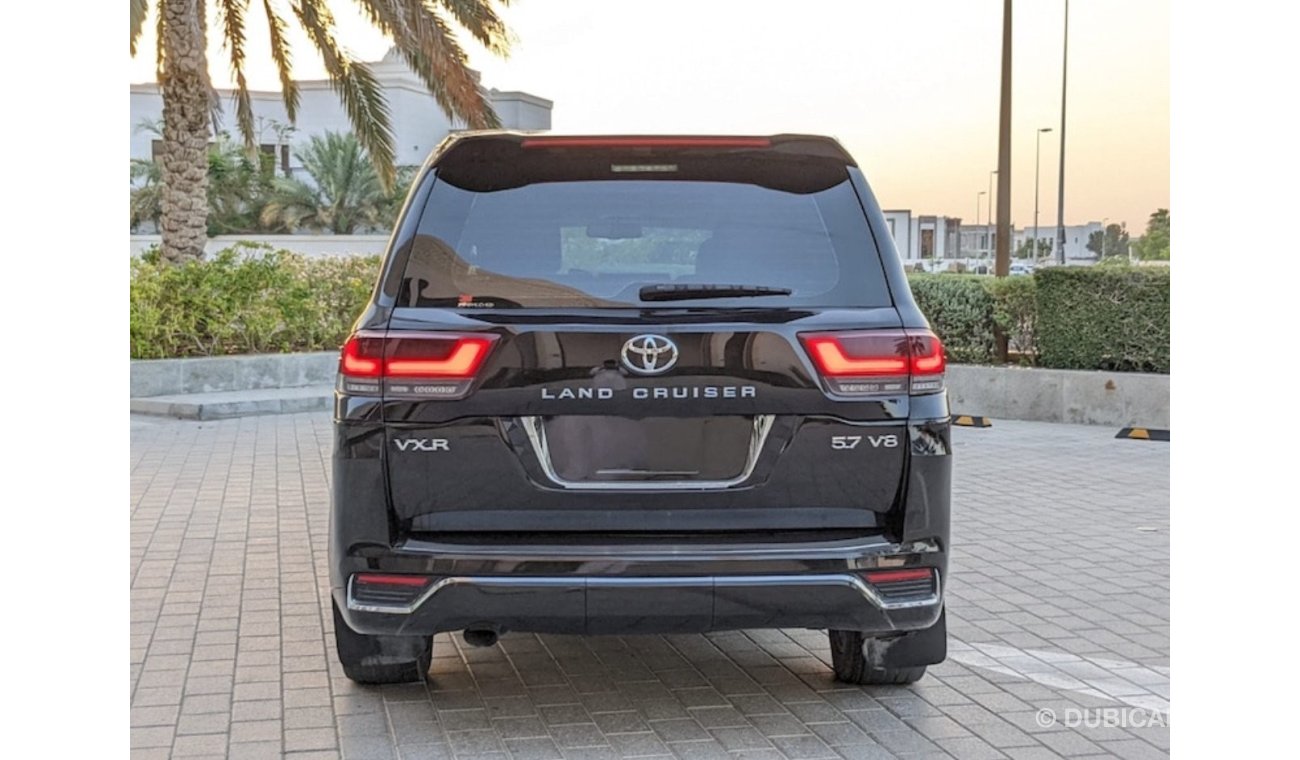 تويوتا لاند كروزر Toyota Land Cruiser 2015 VXR LHD petrol