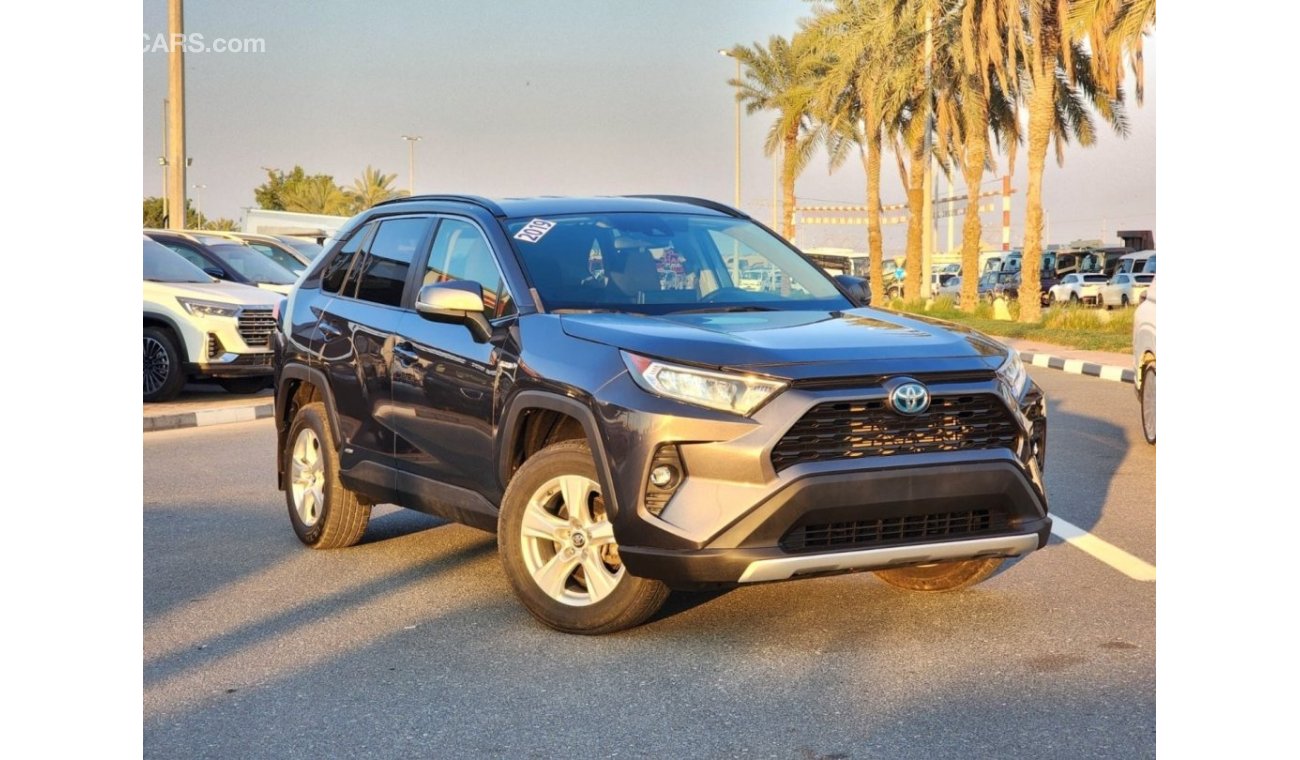 Toyota RAV4 LE Toyota RAV4 Hybrid