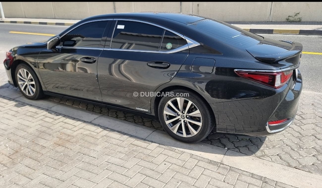 Lexus ES 300 ES300H Premier