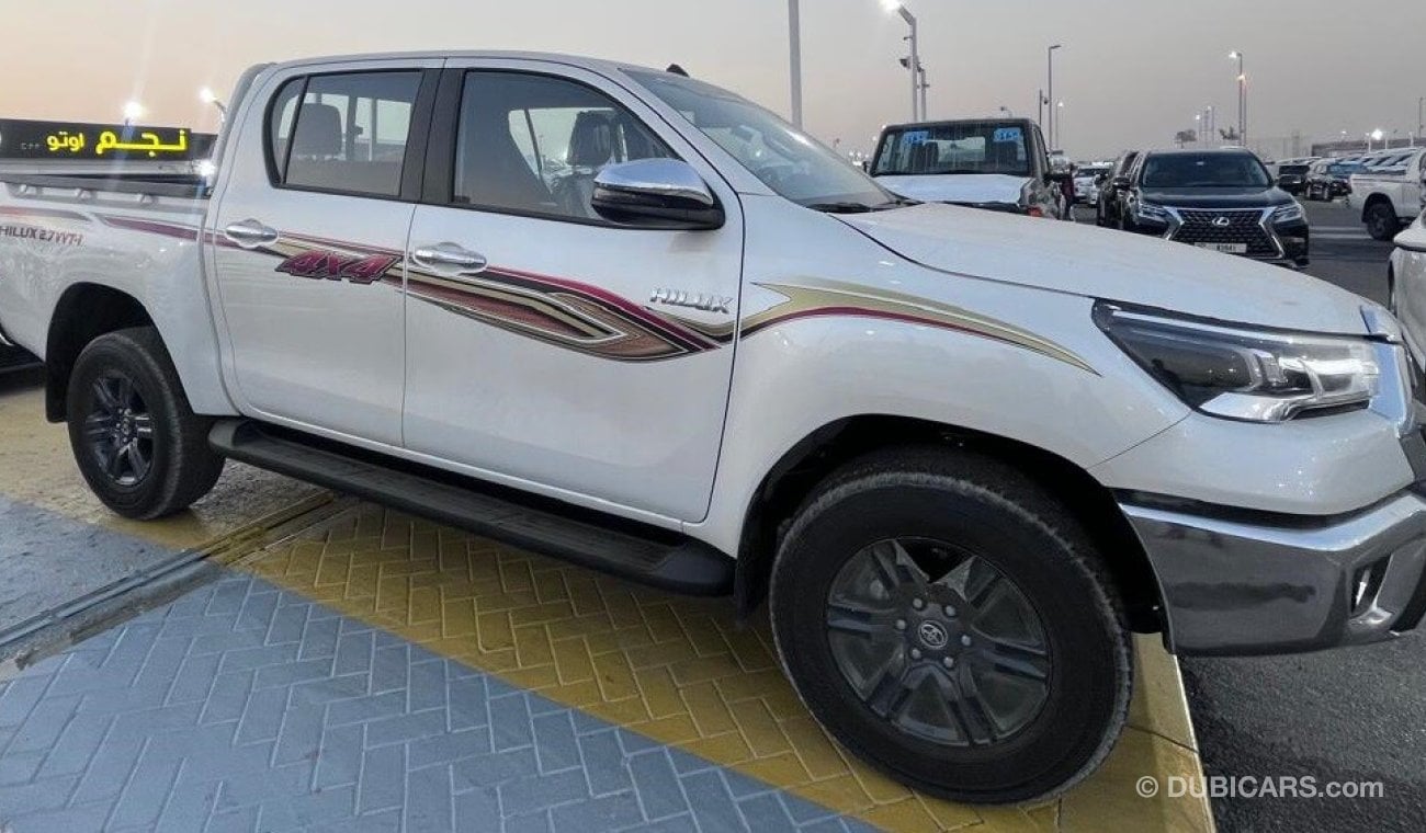 تويوتا هيلوكس 2.7L A/T GAS 4WD OMANI KEY START