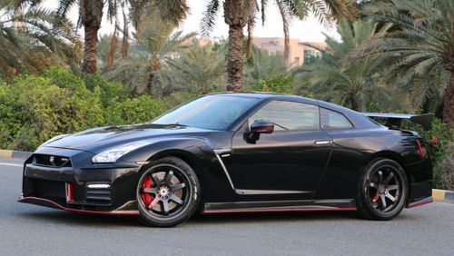 Nissan GTR NISSAN GTR BLACK EDITION GCC 2016  BODYKIT NISMO  FULL OPTION  FULL CARBON FIBER