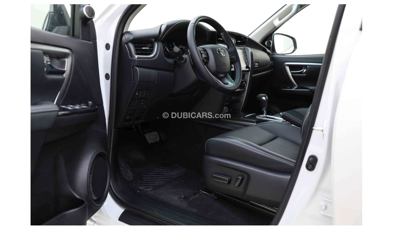 Toyota Fortuner 2024 Toyota Fortuner 4.0 4x4 HI - Platinum White Pearl inside Black | Export Only