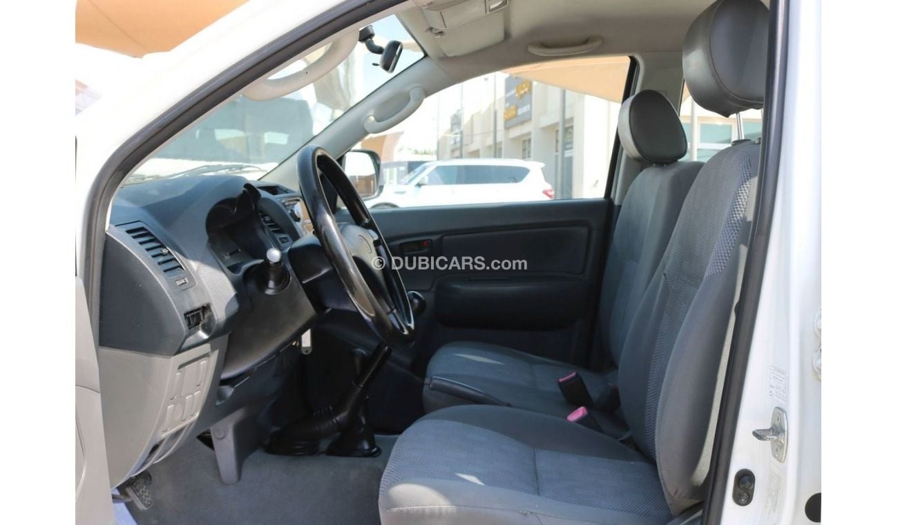 تويوتا هيلوكس 2015 | HILUX 4X4 DIESEL - DOUBLE CABIN PICKUP WITH GCC SPECS AND EXCELLENT CONDITION