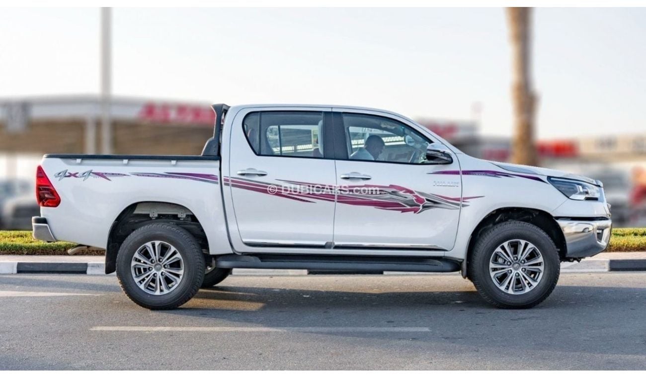 Toyota Hilux 2024 Toyota Hilux 4x4 2.7L petrol AT with cooled seats Full option GCC Specs (Export Price)