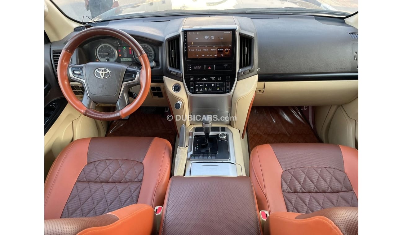 تويوتا لاند كروزر Toyota landcuriser GXR V6 2016 petrol left hand drive