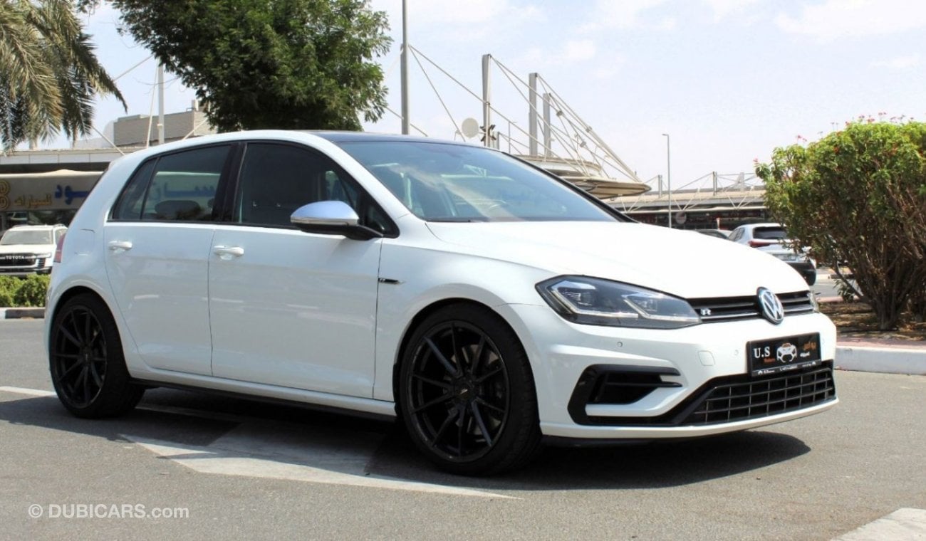 فولكس واجن جولف ار VOLKSWAGEN GOLF R 2019 GCC WITH FULL AGENCY SERVICE HISTORY IN MINT CONDITION