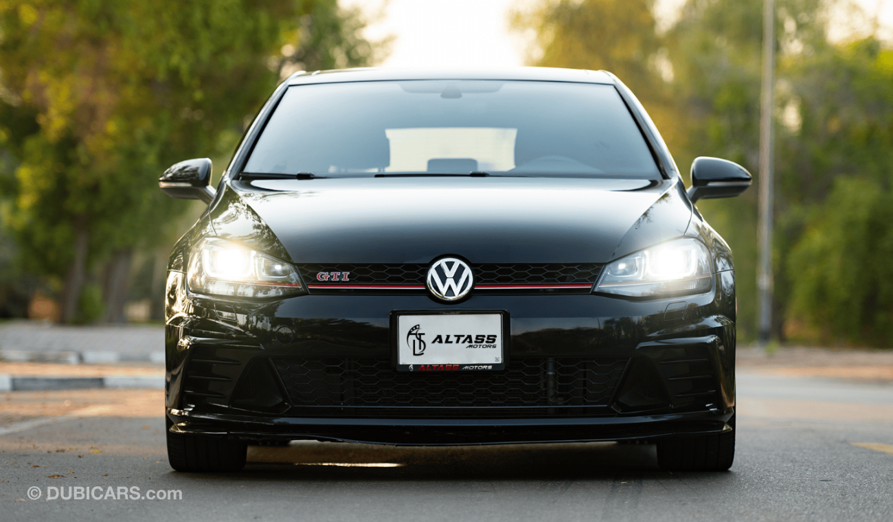 Volkswagen Golf GTI AED 874x60 | GCC | 2017 | Volkswagen GTI Clubsport | Perfect Condition