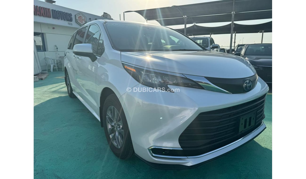 Toyota Sienna 2.5L HYBRID XLE 2024