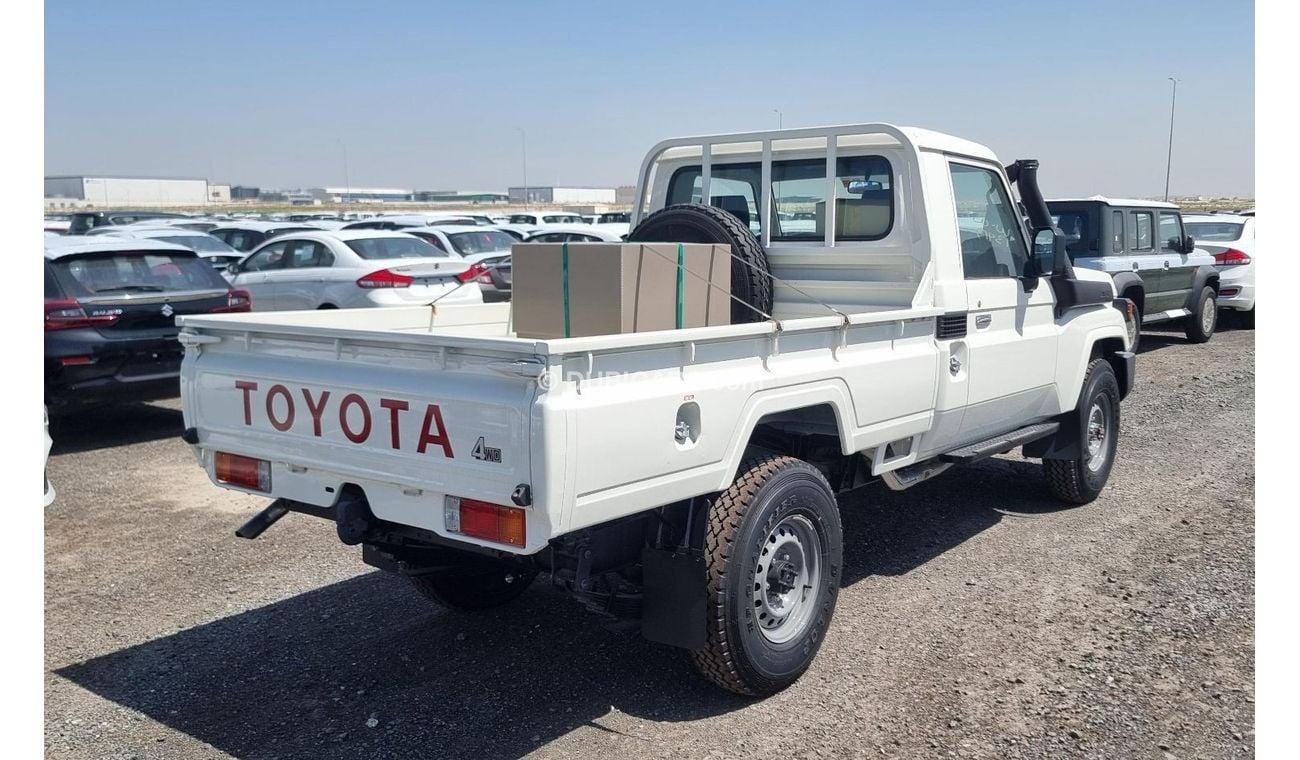 تويوتا لاند كروزر بيك آب 2024 Toyota Land Cruiser LC79 SC Single-Cabin with Diff-Lock 4.2L 6-Cyl Diesel M/T 4x4 Export Only