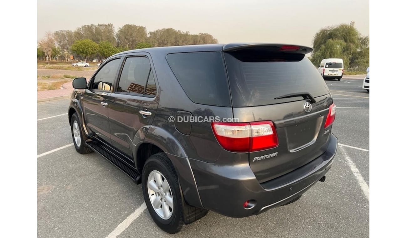 Toyota Fortuner Toyota Fortuner 2010 V4 2.7 petrol left hand drive