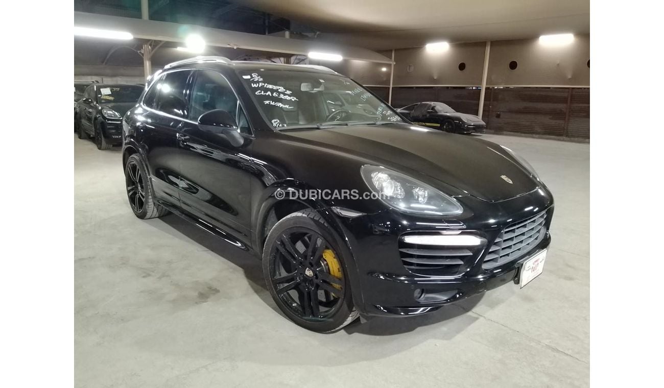 Porsche Cayenne Turbo 4.8L (500 HP) , WITH PORSCHE CARBON CERAMIC BRAKES, CARBON INTERIOR AND MORE…