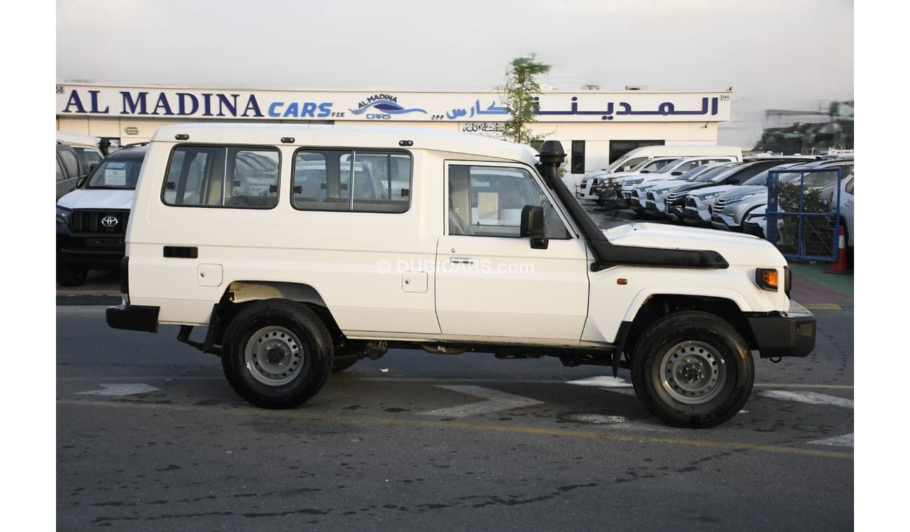 تويوتا لاند كروزر هارد توب 78 Series  Petrol 4.0L V6 Automatic