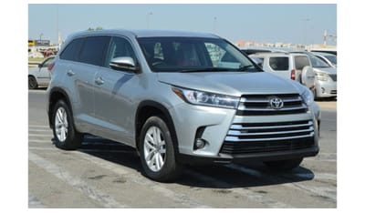 Toyota Highlander LE Perfect inside and out