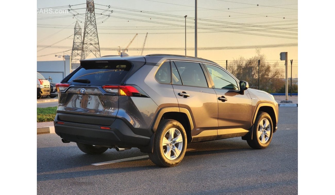 Toyota RAV4 LE Toyota RAV4 Hybrid