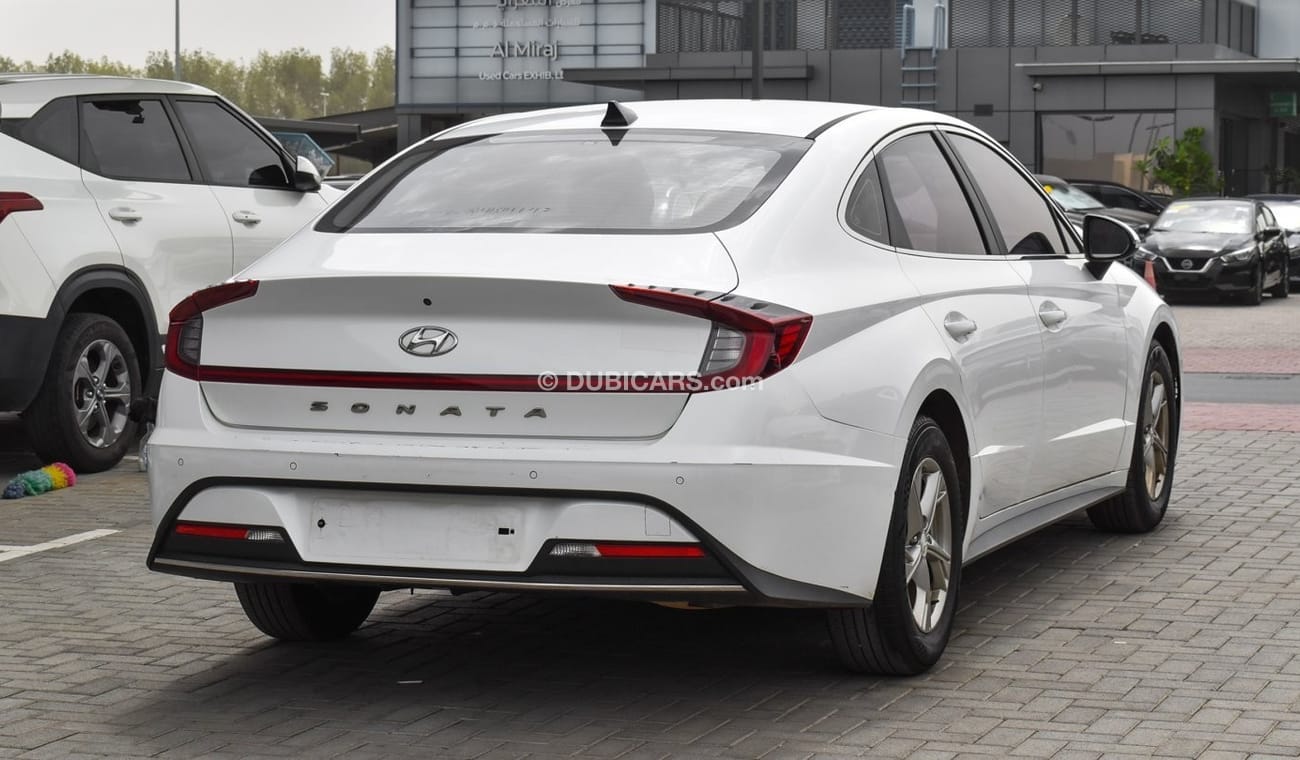 Hyundai Sonata Mid option خاليه من الحوادث