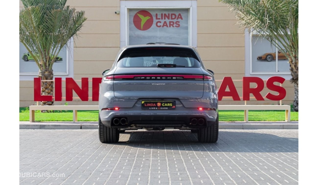 بورش كايان Porsche Cayenne 2024 GCC under Agency Warranty with Flexible Down-Payment.