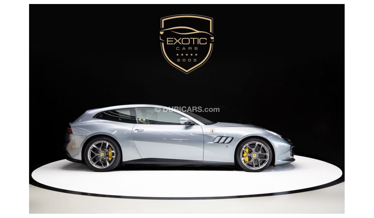 فيراري GTC4Lusso Ferrari GTC4LUSSO T V8