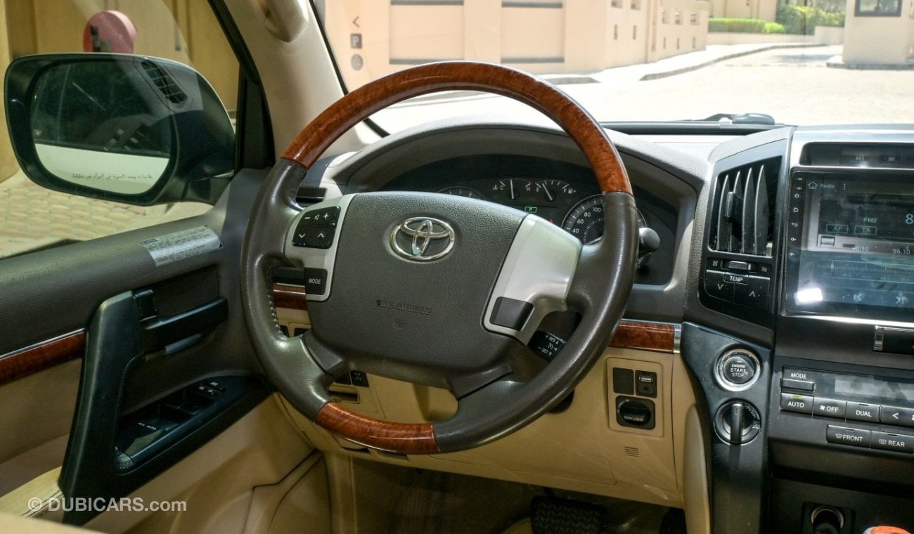 Toyota Land Cruiser GXR V6