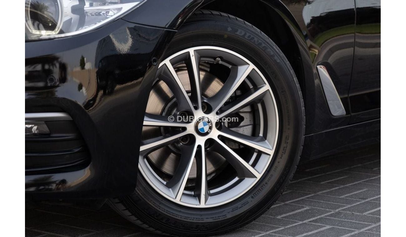 BMW 520i Std 2.0L BMW 520i 2019 GCC under Warranty with Flexible Down-Payment.